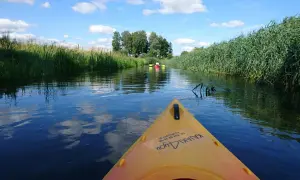 Gdzie na kajaki Mazury - odkryj najlepsze trasy i miejsca do spływu