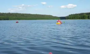 Spływ kajakowy Wdzydze: Przeżyj niezapomnianą przygodę w naturze