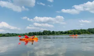 Spływ kajakowy Bałtów: najlepsze trasy i wynajem kajaków na rzece