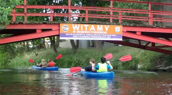 Gdzie na kajaki pomorskie? Odkryj najlepsze trasy i miejsca