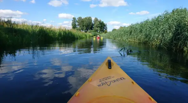 Gdzie na kajaki Mazury - odkryj najlepsze trasy i miejsca do spływu
